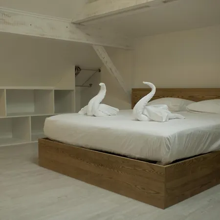 Villa Le Grand Du Lac, 15p, Proche Lac, Jacuzzi Duingt