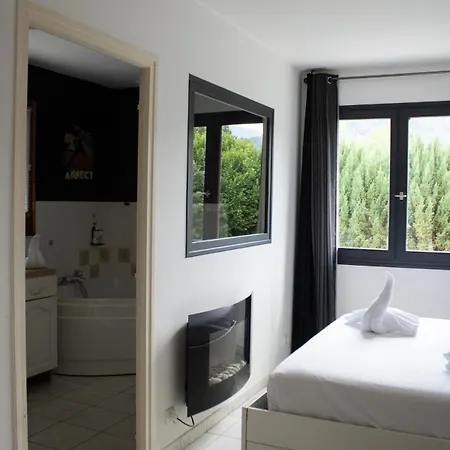 Le Grand Du Lac, 15p, Proche Lac, Jacuzzi Villa